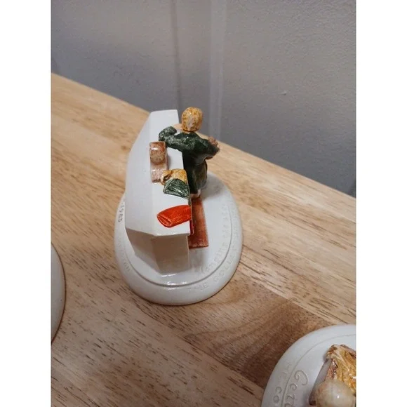 Sebastian Miniatures Christmas Themes Lot Of 4 Collectors Christmas Series - Picture 10 of 10